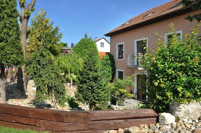 Penzion Farma Lednice Exterior foto